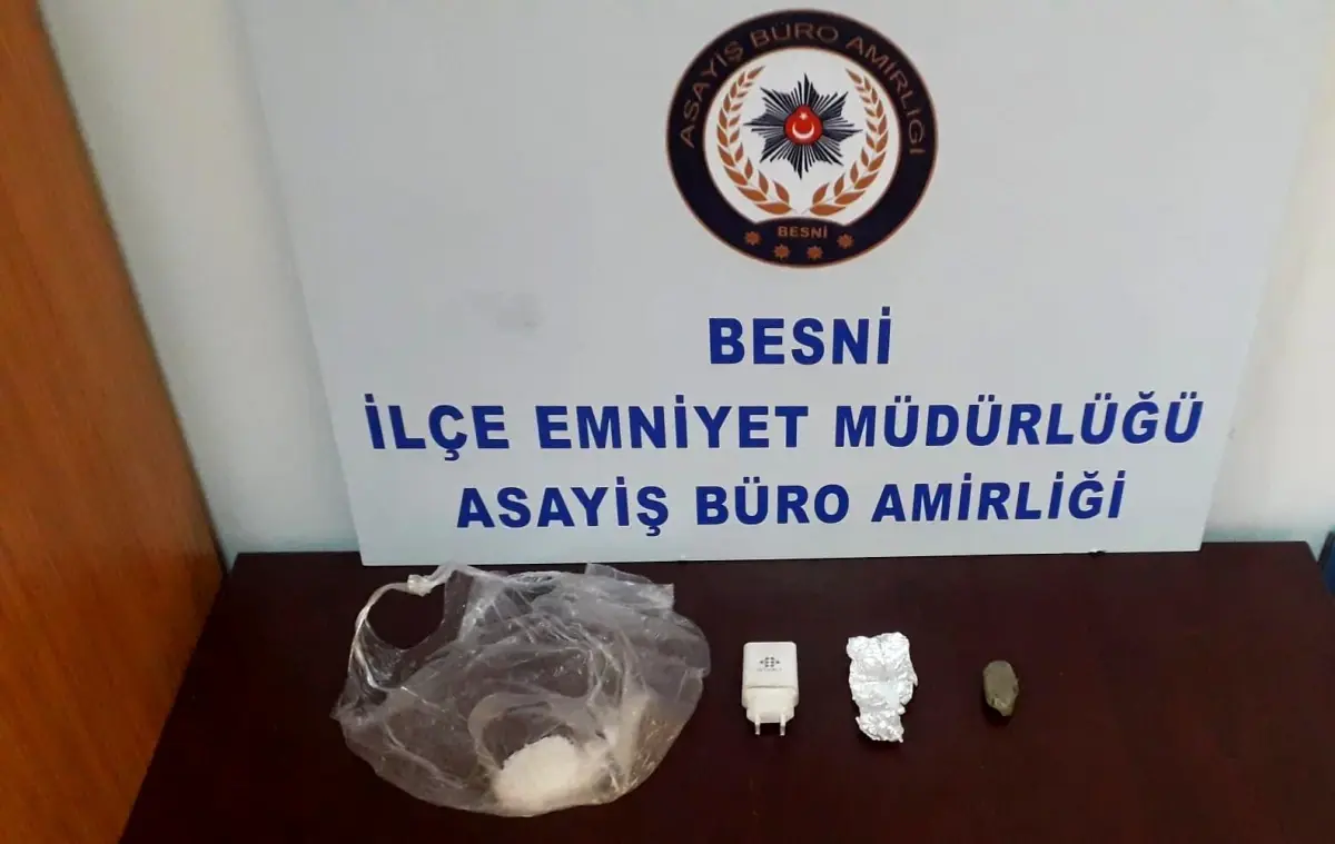 Şarj cihazının içinden uyuşturucu çıktı 1 sarj cihazinin icinden uyusturucu cikti 14131642 amp