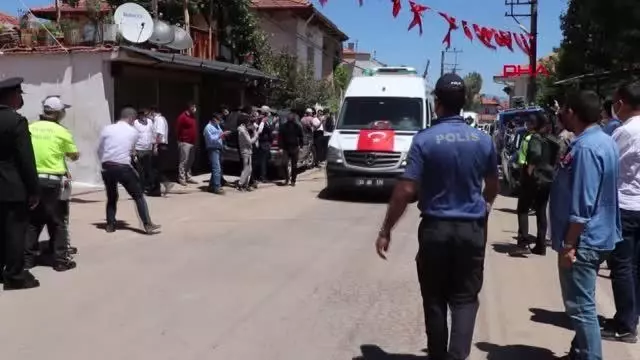 ŞEHİT ÖZEL HAREKAT POLİSİ VELİ KABALAY SON YOLCULUĞUNA UĞURLANDI-2 ŞEHİT ÖZEL HAREKAT POLİSİ VELİ KABALAY SON YOLCULUĞUNA UĞURLANDI-2