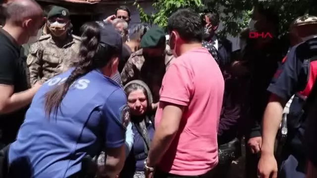 ŞEHİT ÖZEL HAREKAT POLİSİ VELİ KABALAY SON YOLCULUĞUNA UĞURLANDI-2 ŞEHİT ÖZEL HAREKAT POLİSİ VELİ KABALAY SON YOLCULUĞUNA UĞURLANDI-2