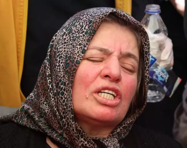 Son dakika haber... Şehit özel harekat polisi Veli Kabalay son yolculuğuna uğurlandı (2) Son dakika haber... Şehit özel harekat polisi Veli Kabalay son yolculuğuna uğurlandı (2)