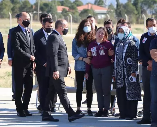 Şehit polisin cenazesi Denizli'ye getirildi Şehit polisin cenazesi Denizli'ye getirildi