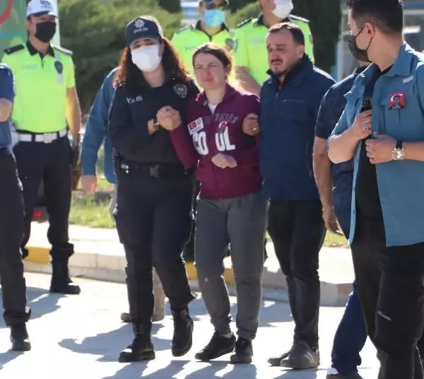 Şehit polisin cenazesi Denizli'ye getirildi Şehit polisin cenazesi Denizli'ye getirildi