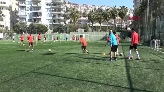 SPOR Protez bacaklı antrenör, Pro Lisans'ta dünyada ilk olmak istiyor SPOR Protez bacaklı antrenör, Pro Lisans'ta dünyada ilk olmak istiyor