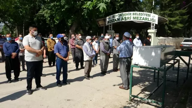 Su kuyusunda hayatını kaybeden 3 kişi toprağa verildi Su kuyusunda hayatını kaybeden 3 kişi toprağa verildi