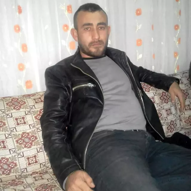 Su kuyusunda hayatını kaybeden 3 kişi toprağa verildi Su kuyusunda hayatını kaybeden 3 kişi toprağa verildi