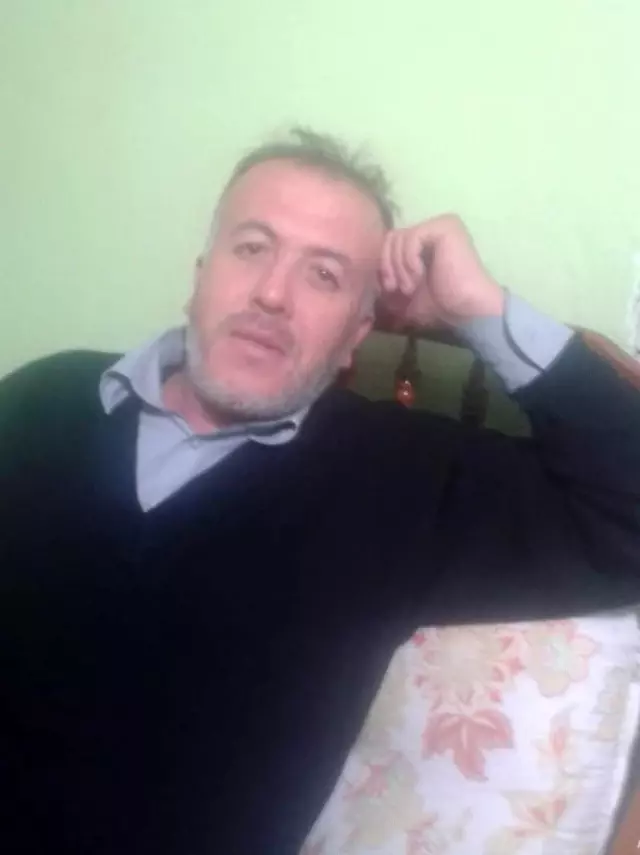Su kuyusunda hayatını kaybeden 3 kişi toprağa verildi Su kuyusunda hayatını kaybeden 3 kişi toprağa verildi