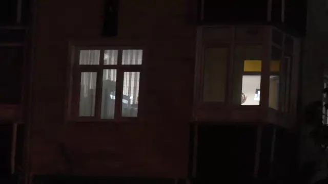 İntihardan vazgeçip ailesini rehin aldı, özel harekat devreye girince arkasına bakmadan kaçtı İntihardan vazgeçip ailesini rehin aldı, özel harekat devreye girince arkasına bakmadan kaçtı