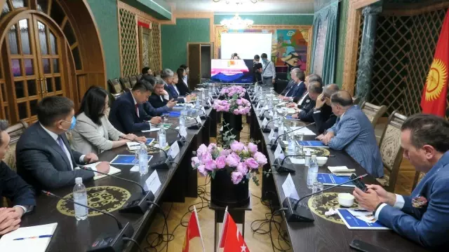 - TOBB Başkanı Hisarcıklıoğlu, Kırgız Bakan Şıkmamatov ile görüştü - TOBB Başkanı Hisarcıklıoğlu, Kırgız Bakan Şıkmamatov ile görüştü