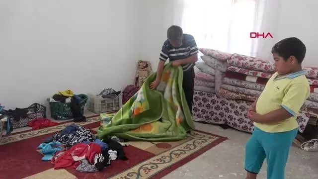 TORUNUYLA YAŞAM MÜCADELESİ VERİYOR TORUNUYLA YAŞAM MÜCADELESİ VERİYOR