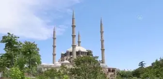 Trakya Bölgesi: Trakya'da vatandaşlar cuma namazını ikametlerine en yakın camilerde kıldı Trakya Bölgesi: Trakya'da vatandaşlar cuma namazını ikametlerine en yakın camilerde kıldı
