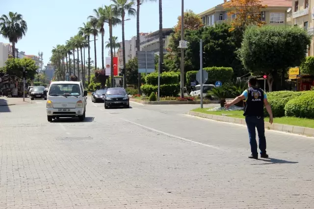 Alanya'da bayramın son gününde denetimler devam ediyor Alanya'da bayramın son gününde denetimler devam ediyor