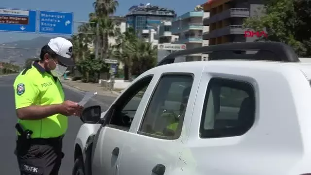 ALANYA'DA POLİS DENETİMLERİNİ SÜRDÜRDÜ ALANYA'DA POLİS DENETİMLERİNİ SÜRDÜRDÜ