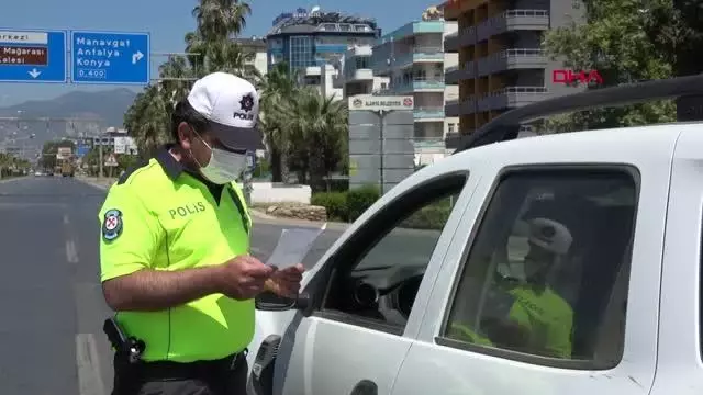ALANYA'DA POLİS DENETİMLERİNİ SÜRDÜRDÜ ALANYA'DA POLİS DENETİMLERİNİ SÜRDÜRDÜ
