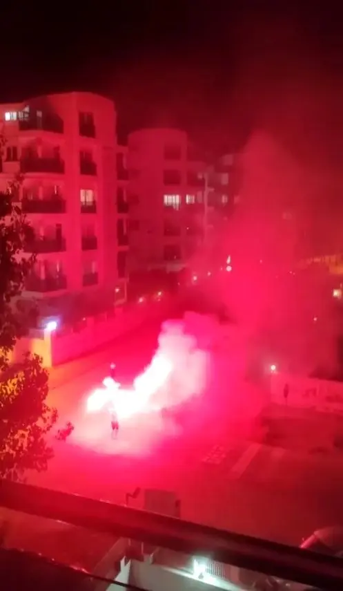 Antalya'da şampiyonluk sevinci kısıtlama dinlemedi Antalya'da şampiyonluk sevinci kısıtlama dinlemedi