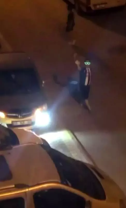 Antalya'da şampiyonluk sevinci kısıtlama dinlemedi Antalya'da şampiyonluk sevinci kısıtlama dinlemedi