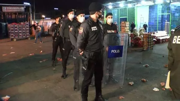 ATAŞEHİR'DEKİ SEBZE VE MEYVE HALİNDE KORONAVİRÜS DENETİMİ