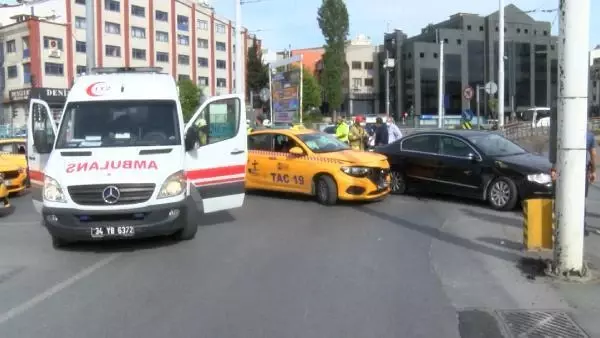 BAHÇELİEVLER'DE KIRMIZI IŞIĞI İHLAL ETTİ TAKSİ İLE ÇARPIŞTI 2 YARALI BAHÇELİEVLER'DE KIRMIZI IŞIĞI İHLAL ETTİ TAKSİ İLE ÇARPIŞTI 2 YARALI