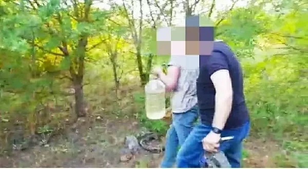 Başkasının bahçesine ektiği Hint kenevirlerini sularken yakalandı