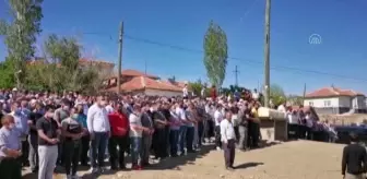 Ankara: Başkentte traktörün devrilmesi sonucu hayatını kaybeden 4 kişi son yolculuğuna uğurlandı Ankara: Başkentte traktörün devrilmesi sonucu hayatını kaybeden 4 kişi son yolculuğuna uğurlandı