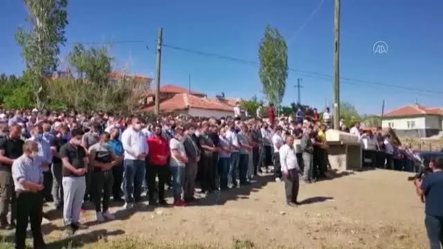 Başkentte traktörün devrilmesi sonucu hayatını kaybeden 4 kişi son yolculuğuna uğurlandı