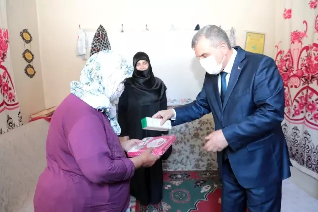 Beyazgül'den çat kapı ziyareti