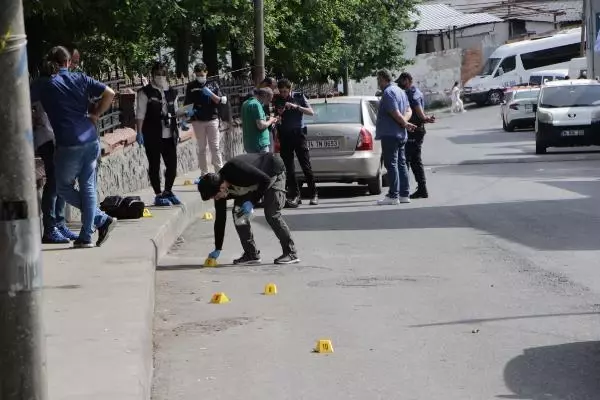 Beyoğlu'nda iki aile arasında silahlı kavga: 2'si kadın 5 yaralı Beyoğlu'nda iki aile arasında silahlı kavga: 2'si kadın 5 yaralı