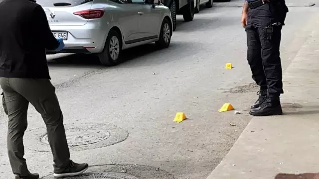 Son dakika haber: Beyoğlu'nda iki grup arasında çıkan silahlı kavgada 5 kişi yaralandı Son dakika haber: Beyoğlu'nda iki grup arasında çıkan silahlı kavgada 5 kişi yaralandı