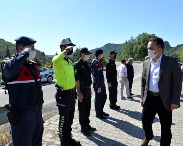Vali Şentürk, SakaryaBilecik karayolundaki uygulama noktalarına ziyaret Vali Şentürk, SakaryaBilecik karayolundaki uygulama noktalarına ziyaret