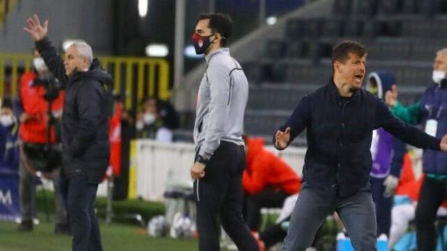 Bu akşamki maçın ardından Emre Belözoğlu dönemi sona eriyor Bu akşamki maçın ardından Emre Belözoğlu dönemi sona eriyor