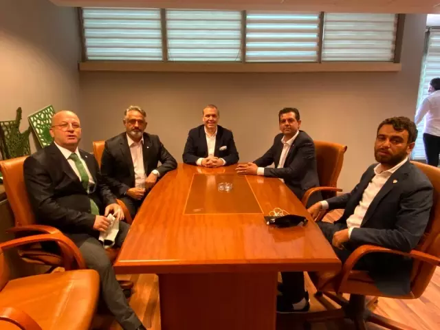 Bursaspor'da başkan adayları listelerini teslim etti