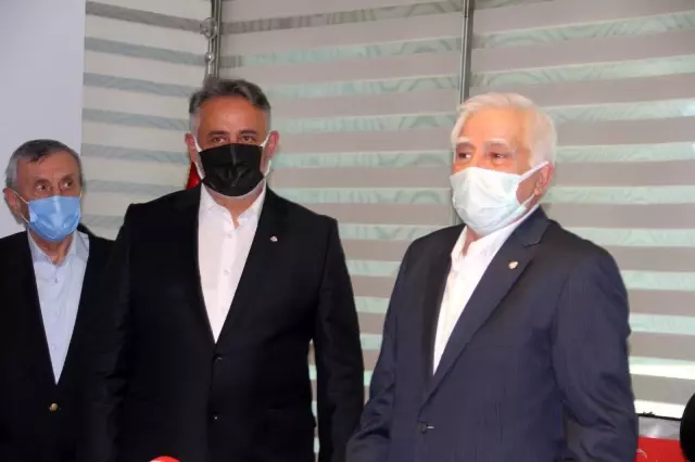 Bursaspor'da başkan adayları listelerini teslim etti