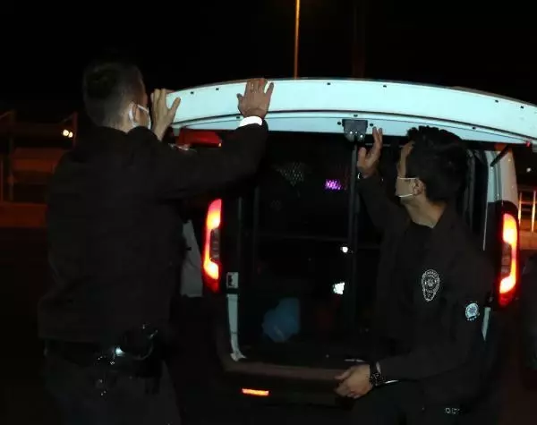 Son dakika: Çaldığı otomobille kaza yapınca yakalandı Son dakika: Çaldığı otomobille kaza yapınca yakalandı