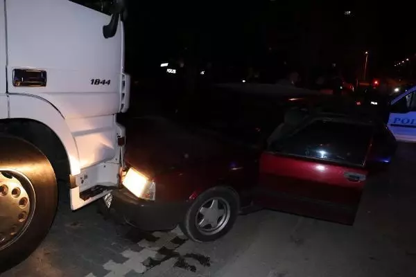 Son dakika: Çaldığı otomobille kaza yapınca yakalandı Son dakika: Çaldığı otomobille kaza yapınca yakalandı