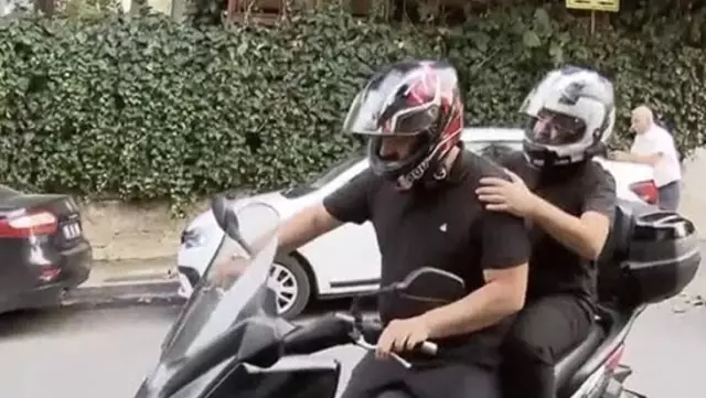 Evraklarını motosikletli kuryenin yetiştirdiği Ghezzal, Beşiktaş'ı şampiyon yaptı Evraklarını motosikletli kuryenin yetiştirdiği Ghezzal, Beşiktaş'ı şampiyon yaptı