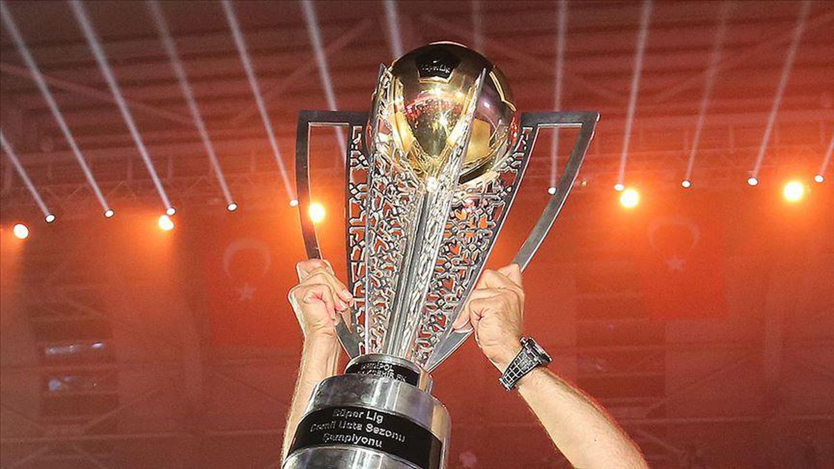 Geçen sene kim şampiyon oldu futbolda? 2019 2020 şampiyonu kim oldu?