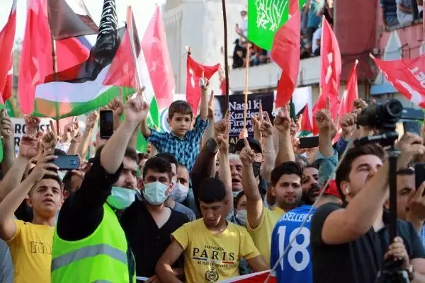 İNCİRLİK HAVVA ÜSSÜ ÖNÜNDE İSRAİL PROTESTOSU İNCİRLİK HAVVA ÜSSÜ ÖNÜNDE İSRAİL PROTESTOSU