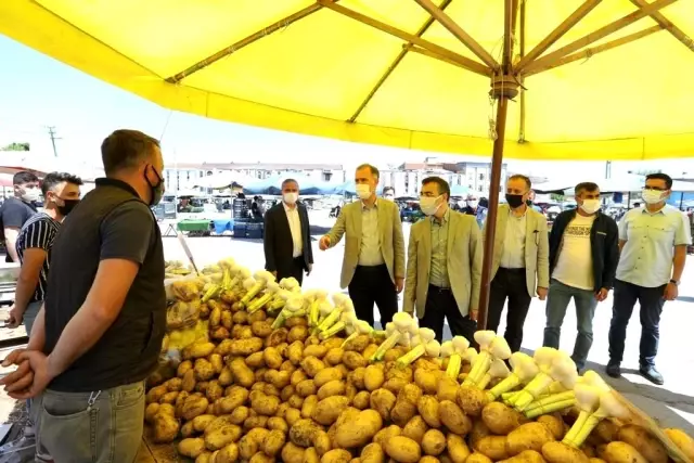 İnegöl'de semt pazarları denetlendi İnegöl'de semt pazarları denetlendi