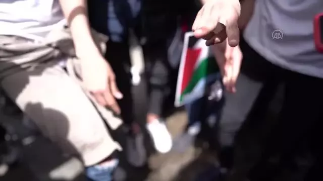 İsviçre'de binlerce kişi İsrail'in Mescid-i Aksa'ya ve Filistinlilere yönelik saldırılarını protesto etti İsviçre'de binlerce kişi İsrail'in Mescid-i Aksa'ya ve Filistinlilere yönelik saldırılarını protesto etti