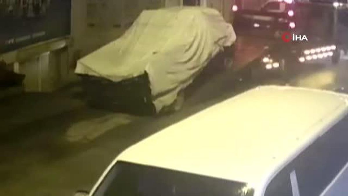 Kamyoneti sahibinin evinin önünden çekiciyle böyle çaldı