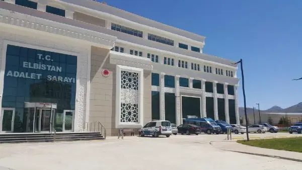 Kavgayı ayırırken başından vurulan Yalçın'ın ölümüne 4 tutuklama Kavgayı ayırırken başından vurulan Yalçın'ın ölümüne 4 tutuklama