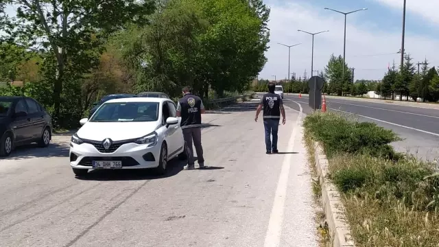Kısıtlamaların son günlerinde Uşak'ta denetlemeler devam ediyor Kısıtlamaların son günlerinde Uşak'ta denetlemeler devam ediyor