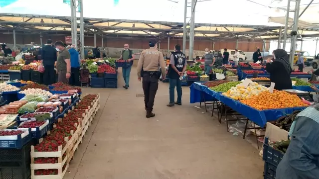 Kısıtlamaların son günlerinde Uşak'ta denetlemeler devam ediyor Kısıtlamaların son günlerinde Uşak'ta denetlemeler devam ediyor
