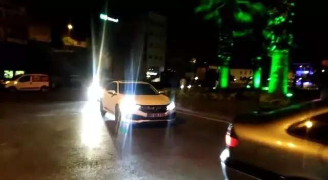 Bursa'da kısıtlamaya rağmen şampiyonluk kutlaması Bursa'da kısıtlamaya rağmen şampiyonluk kutlaması