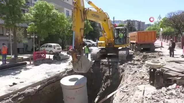 Koza Sokak'ın 25 yıllık kötü koku ve taşkın sorunu çözülüyor