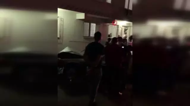 Küçükçekmece'de alkollü sürücü park halindeki araca çarptı Küçükçekmece'de alkollü sürücü park halindeki araca çarptı