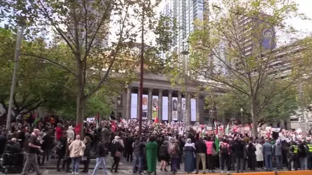 MELBOURNE - İsrail'in Filistin'e yaptığı saldırılar Avustralya'da protesto edildi MELBOURNE - İsrail'in Filistin'e yaptığı saldırılar Avustralya'da protesto edildi
