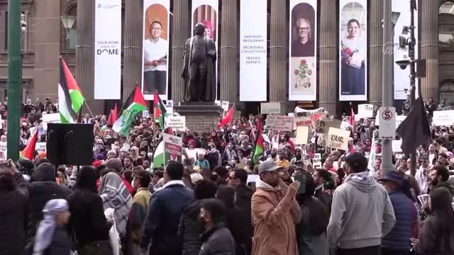 MELBOURNE - İsrail'in Filistin'e yaptığı saldırılar Avustralya'da protesto edildi MELBOURNE - İsrail'in Filistin'e yaptığı saldırılar Avustralya'da protesto edildi