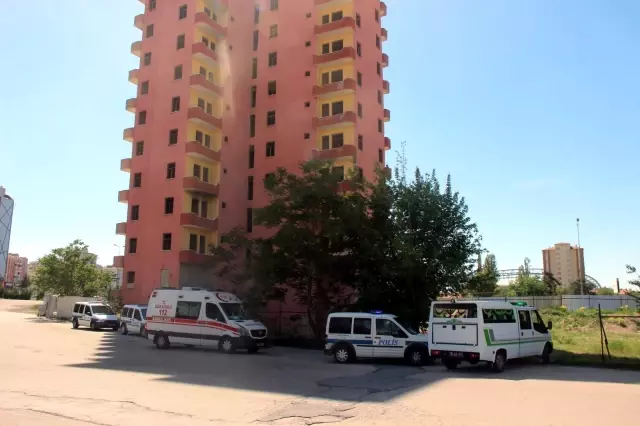 Metruk bina bahçesinde şüpheli ölüm Metruk bina bahçesinde şüpheli ölüm