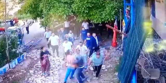 'Ne bakıyorsun' tartışması taşlı sopalı kavgaya dönüştü 'Ne bakıyorsun' tartışması taşlı sopalı kavgaya dönüştü