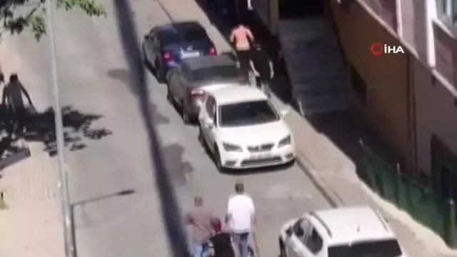 Alkollü olduğu ileri sürülen genci darp edip, kovaladılar Alkollü olduğu ileri sürülen genci darp edip, kovaladılar